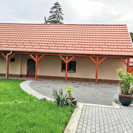Apartament Kishid Vendeghaz